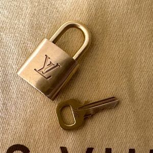 LV Brass Lock & Key #302